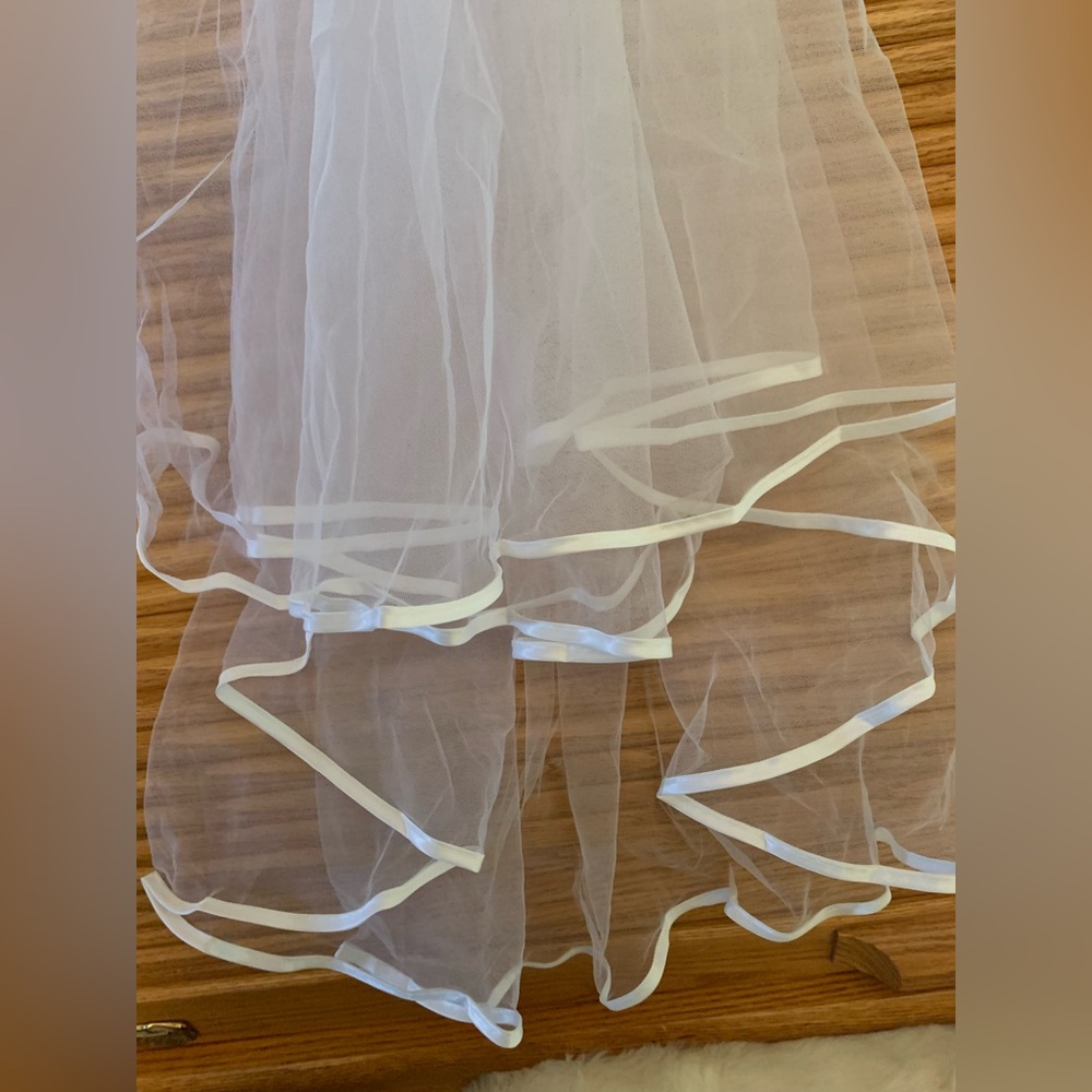White Satin-Trim Bridal Veil - Unbranded